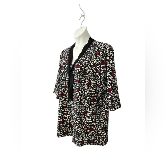NWOT, Claire France, Soft and Flowy Plus Size Blouse, 2X, Black, Red, White - Picture 5 of 8